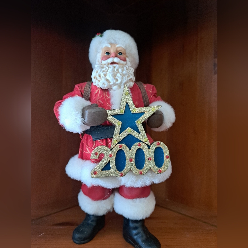 Santa Claus Figurine with Star and 2000 Sign